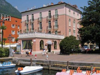 Bellavista Lakefront & Hotel