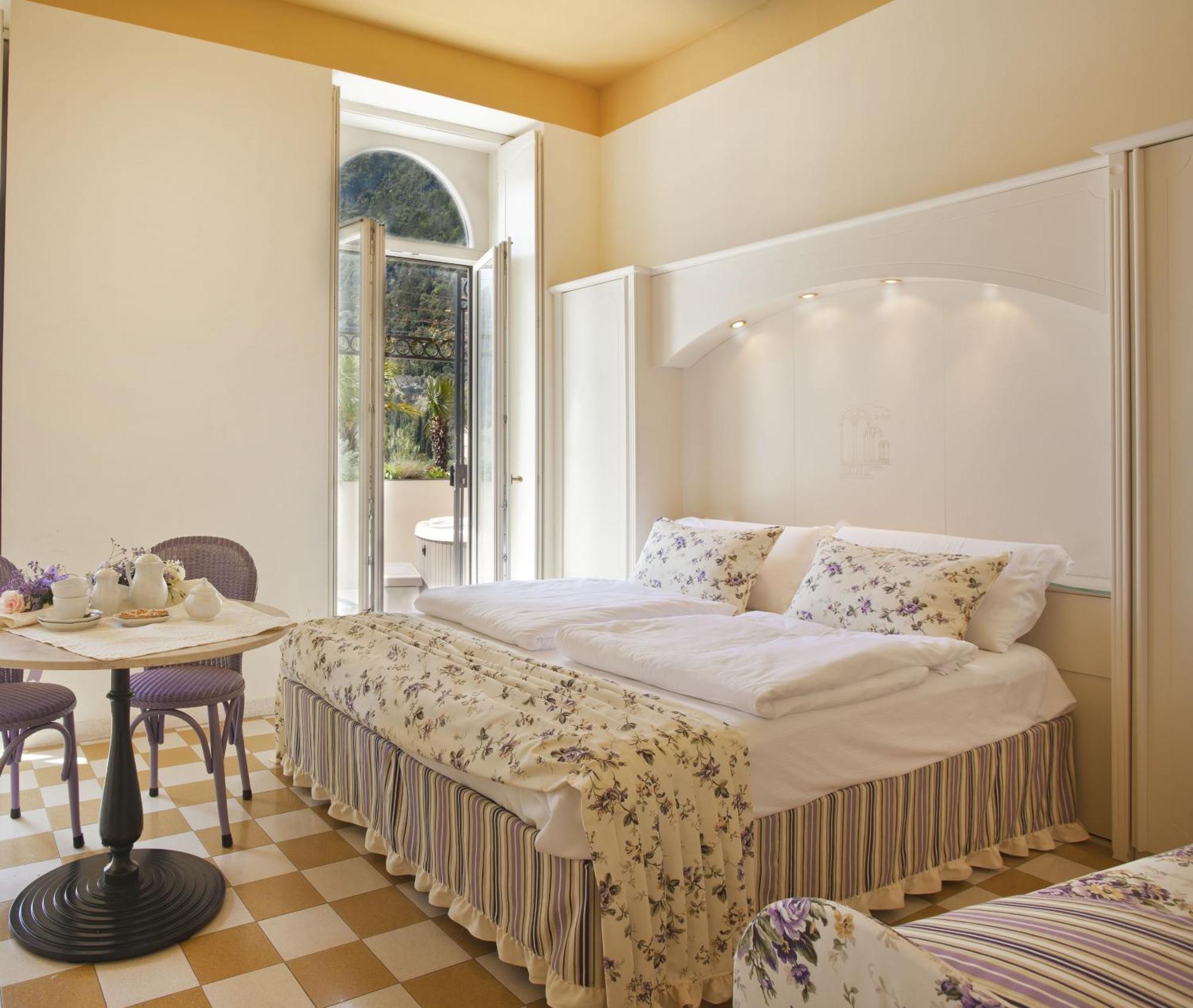 Hotel Bellavista Lakefront &